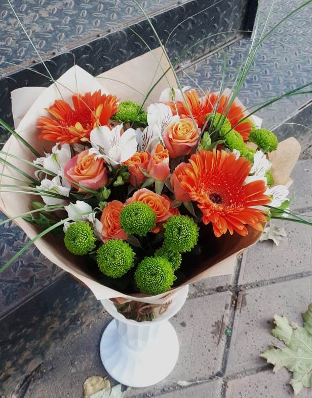 Букет цветов из: Герберы, Хризантемы, Альстромерии и Розы в Рудничный Кировской области