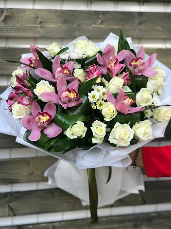 Букет цветов из: Розы и Хризантемы в Рудничный Кировской области