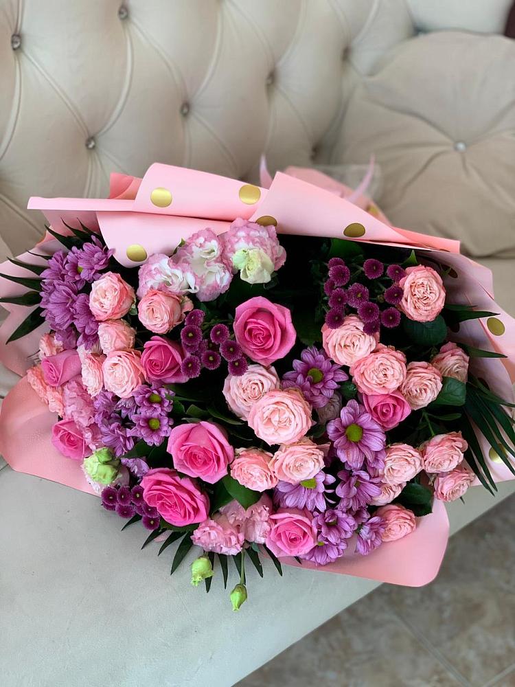 Букет цветов из: Хризантемы, Розы и Лизиантусы в Рудничный Кировской области