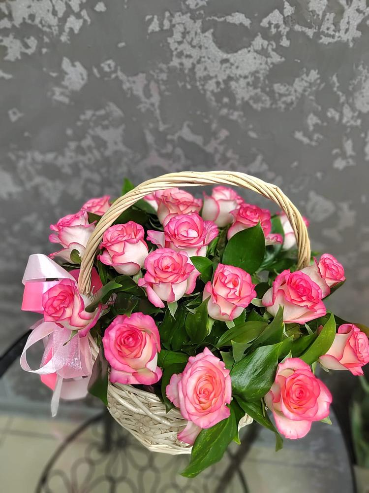 Цветочная композиция из Розы в корзине в Рудничный Кировской области