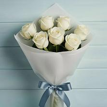 Букет 7 Белых роз Эдлесс Лав в Рудничный Кировской области