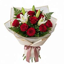 Букет цветов из:  Лилии и Розы в Рудничный Кировской области