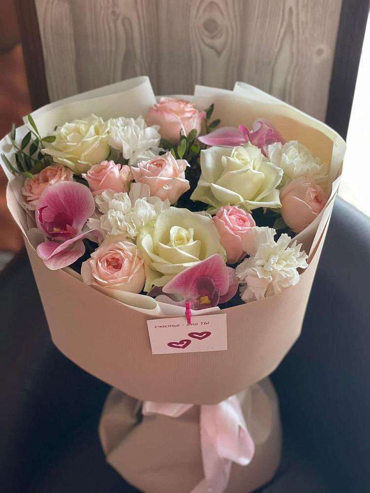 Букет цветов из: Орхидеи, Розы и Гвоздики в Рудничный Кировской области