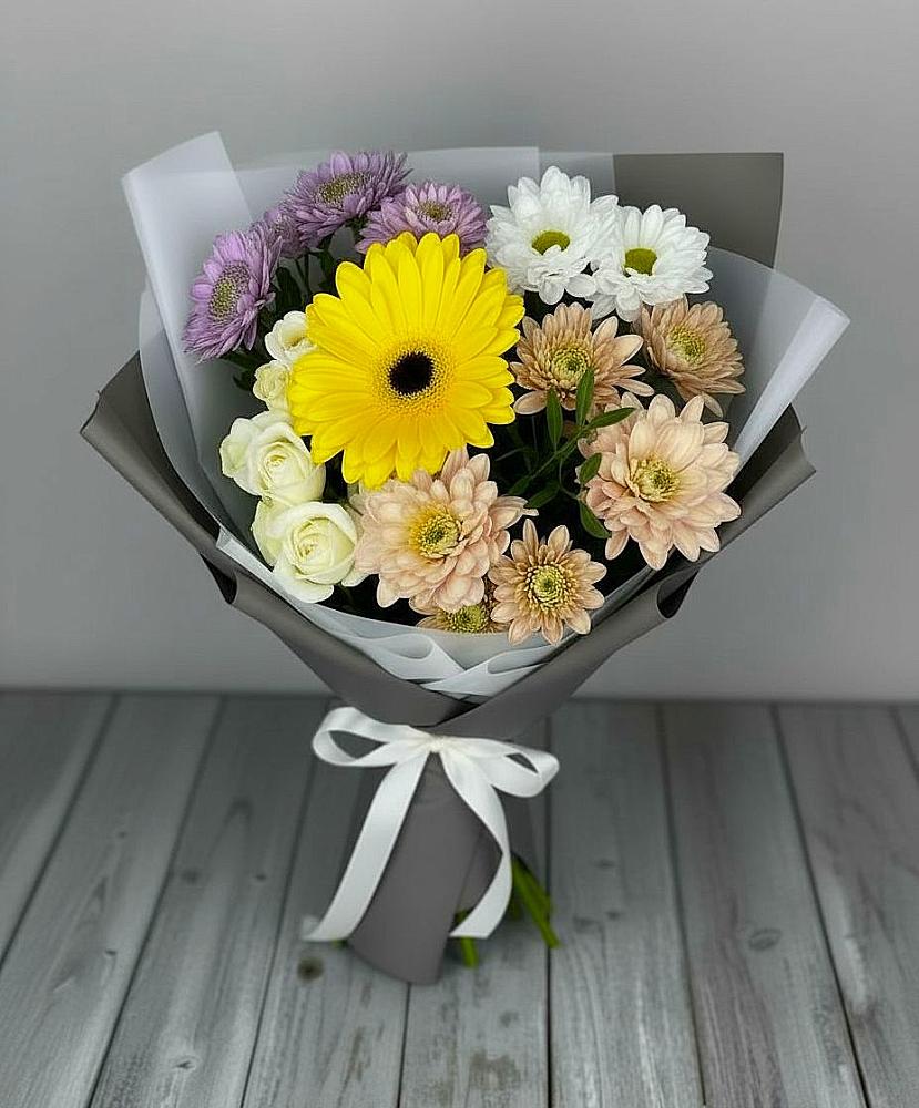 Букет цветов из: Розы, Герберы и Хризантемы в Рудничный Кировской области