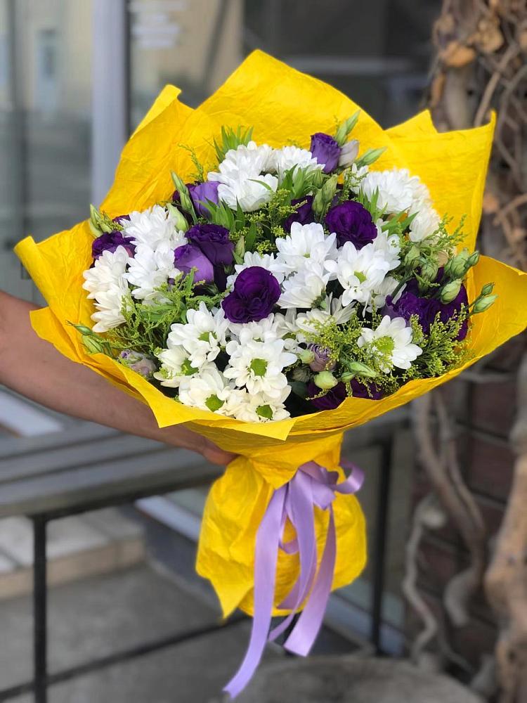 Букет цветов из: Ирисы, Хризантемы и Ромашки в Рудничный Кировской области