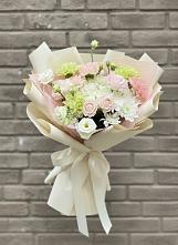 Букет цветов из:  Гвоздики, Розы, Лизиантусы и Хризантемы #REPLACE_PRED# Рудничный Кировской области