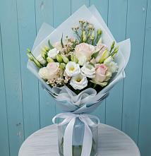 Букет цветов из:  Розы и Лизиантусы в Рудничный Кировской области