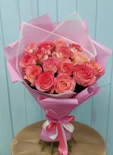 Букет 15 Розовых роз Равель в Рудничный Кировской области