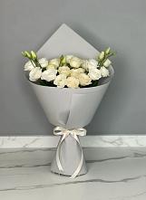 Букет цветов из:  Розы и Лизиантусы в Рудничный Кировской области